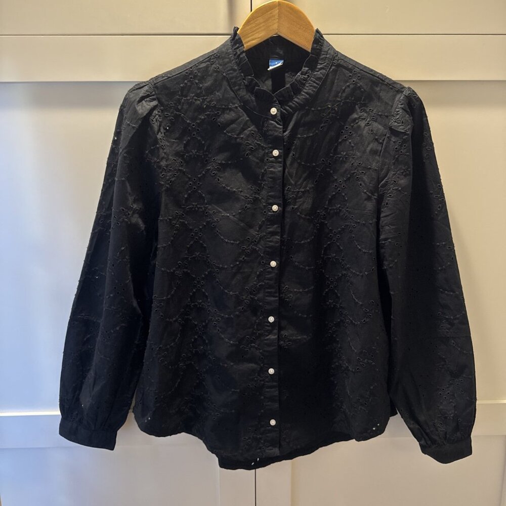 Old Navy Black Eyelet Button-Up Blouse Size Small Cotton - Picture 3 of 15